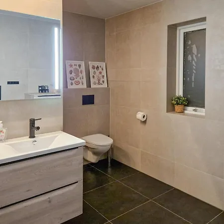 4 Bedroom Stunning In 度假居 Søgne