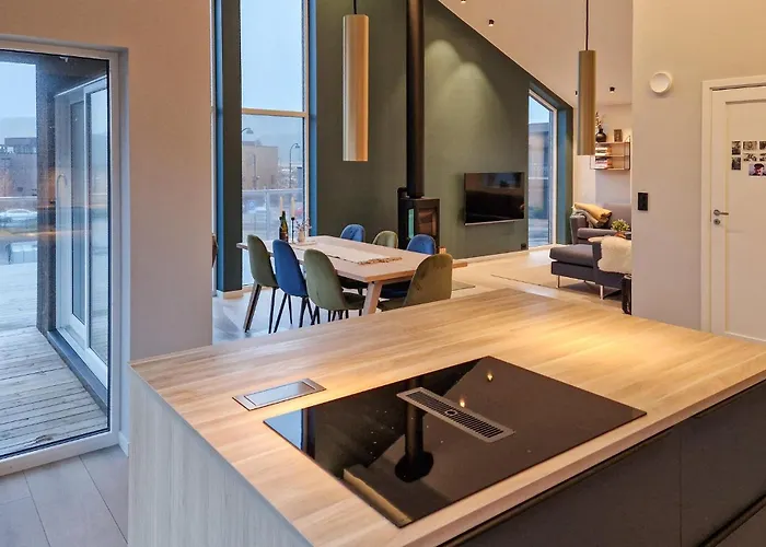 4 Bedroom Stunning In Semesterbostad *